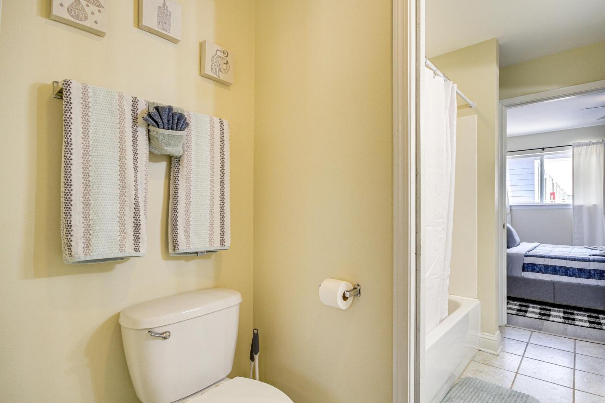 Airy Biloxi Condo With Patio Walk To Beach! Εξωτερικό φωτογραφία