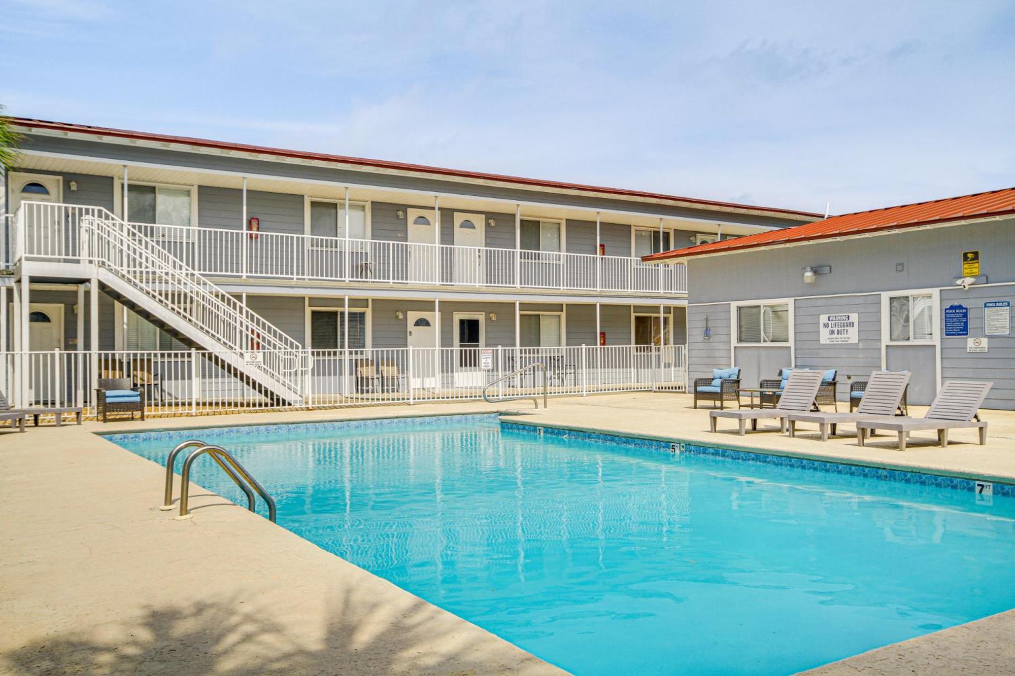 Airy Biloxi Condo With Patio Walk To Beach! Εξωτερικό φωτογραφία